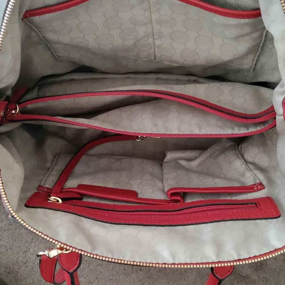 Michael Kors Large Riley 🎒 Red Purse - Picture 7 of 14